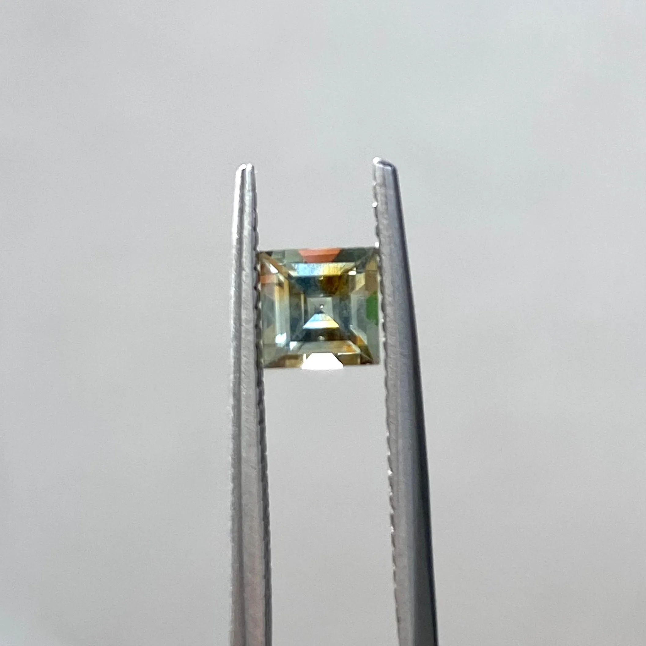 0.75CT SQUARE BRILLIANT PARTI BLUE ORANGE YELLOW MONTANA SAPPHIRE, 4.6MM, UNTREATED