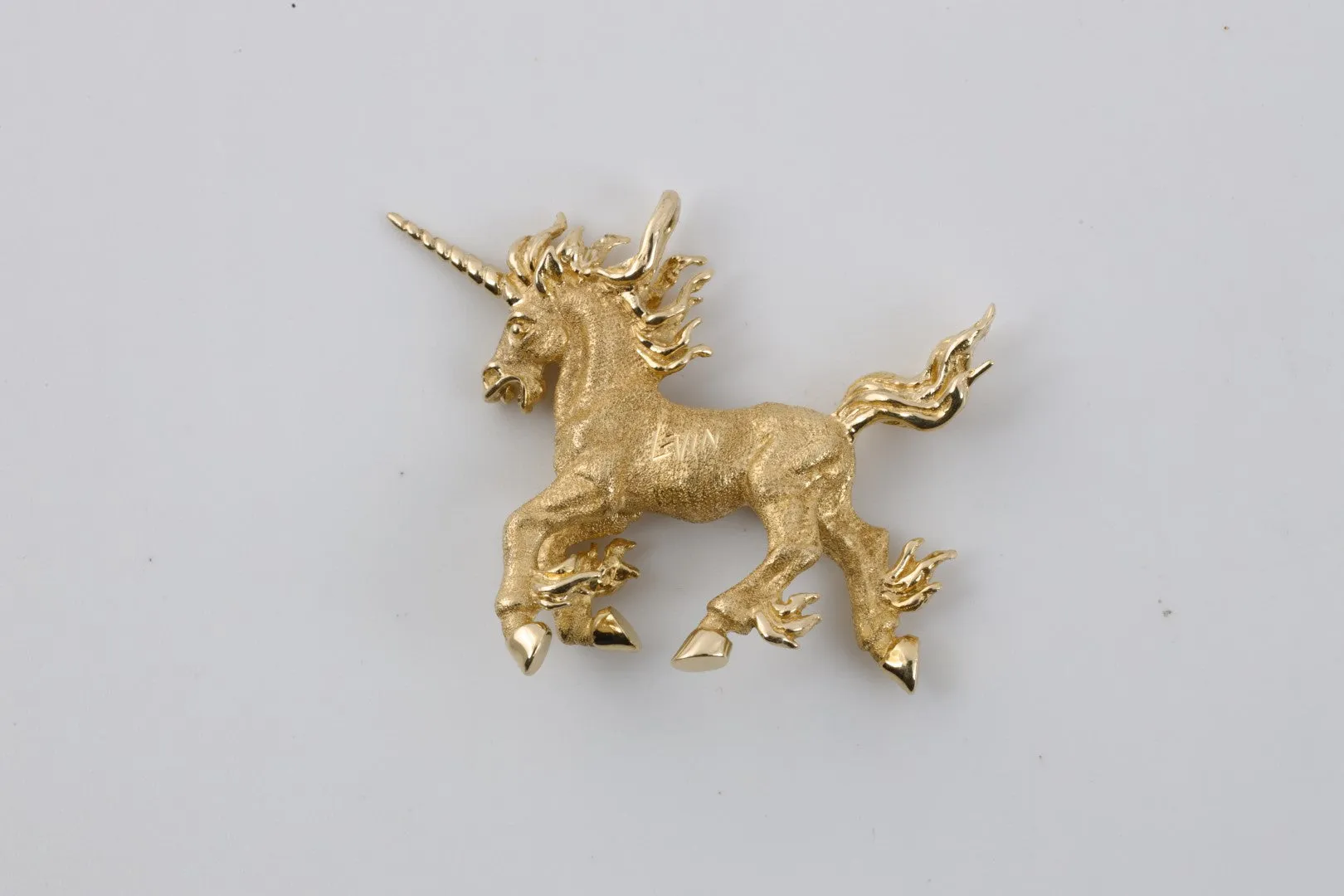 Dan Levin 14k Yellow Gold "Guardian of the Glen" Pendant (8.10g.)