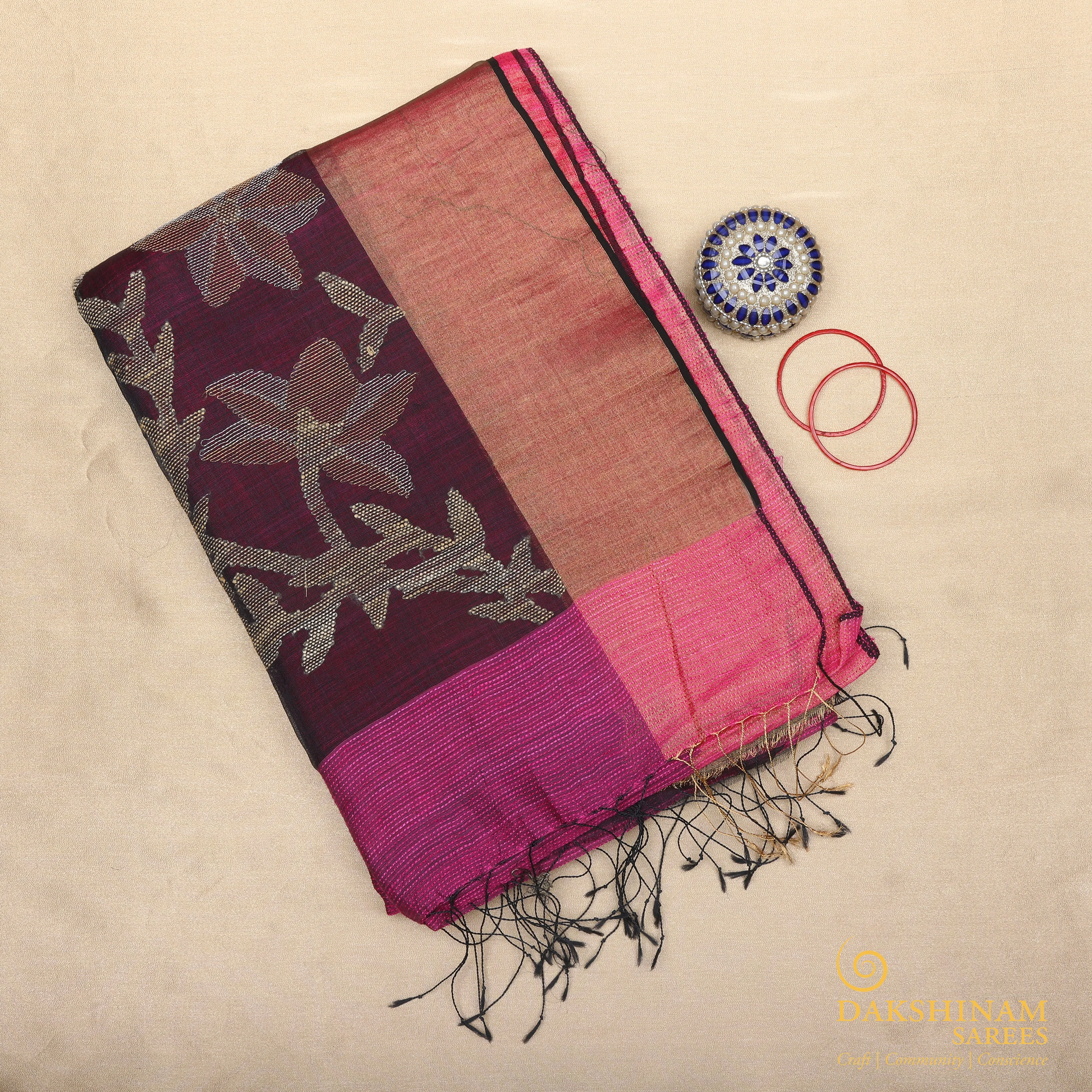 Handwoven Magenta with Black Matka Silk Saree - 905T003882DSC