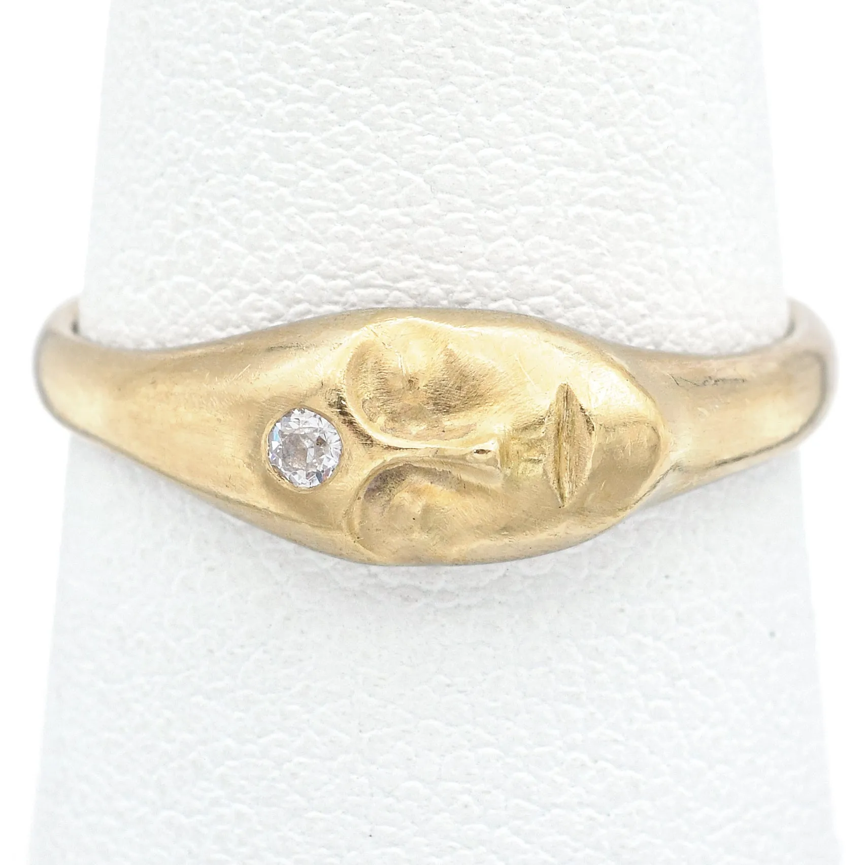 Hannah Blount Little Gold Grey Lady Diamond 18K Yellow Gold Ring Size 8