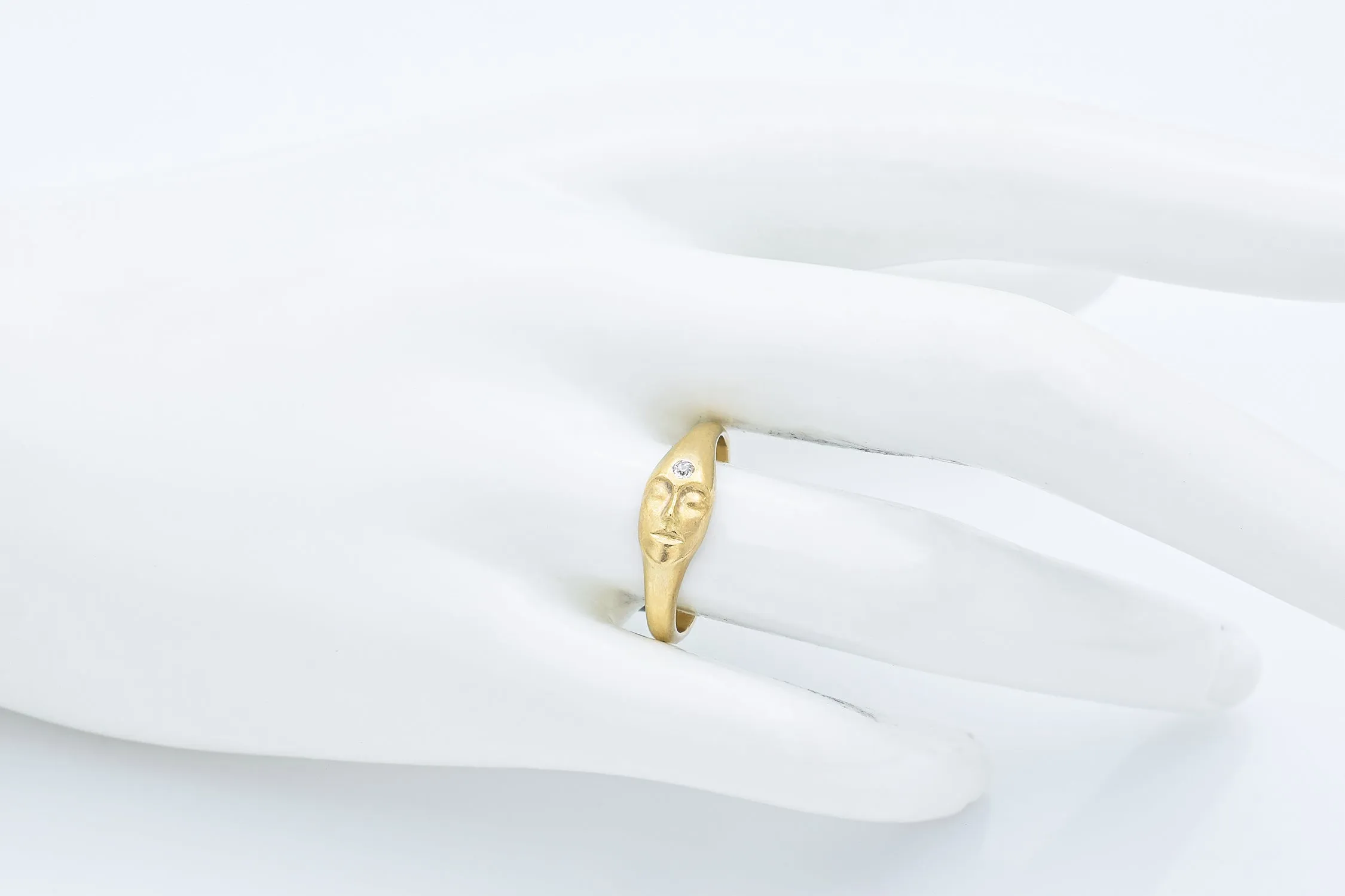 Hannah Blount Little Gold Grey Lady Diamond 18K Yellow Gold Ring Size 8