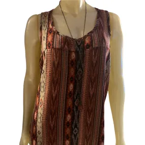 Sleeveless blouse with necklace