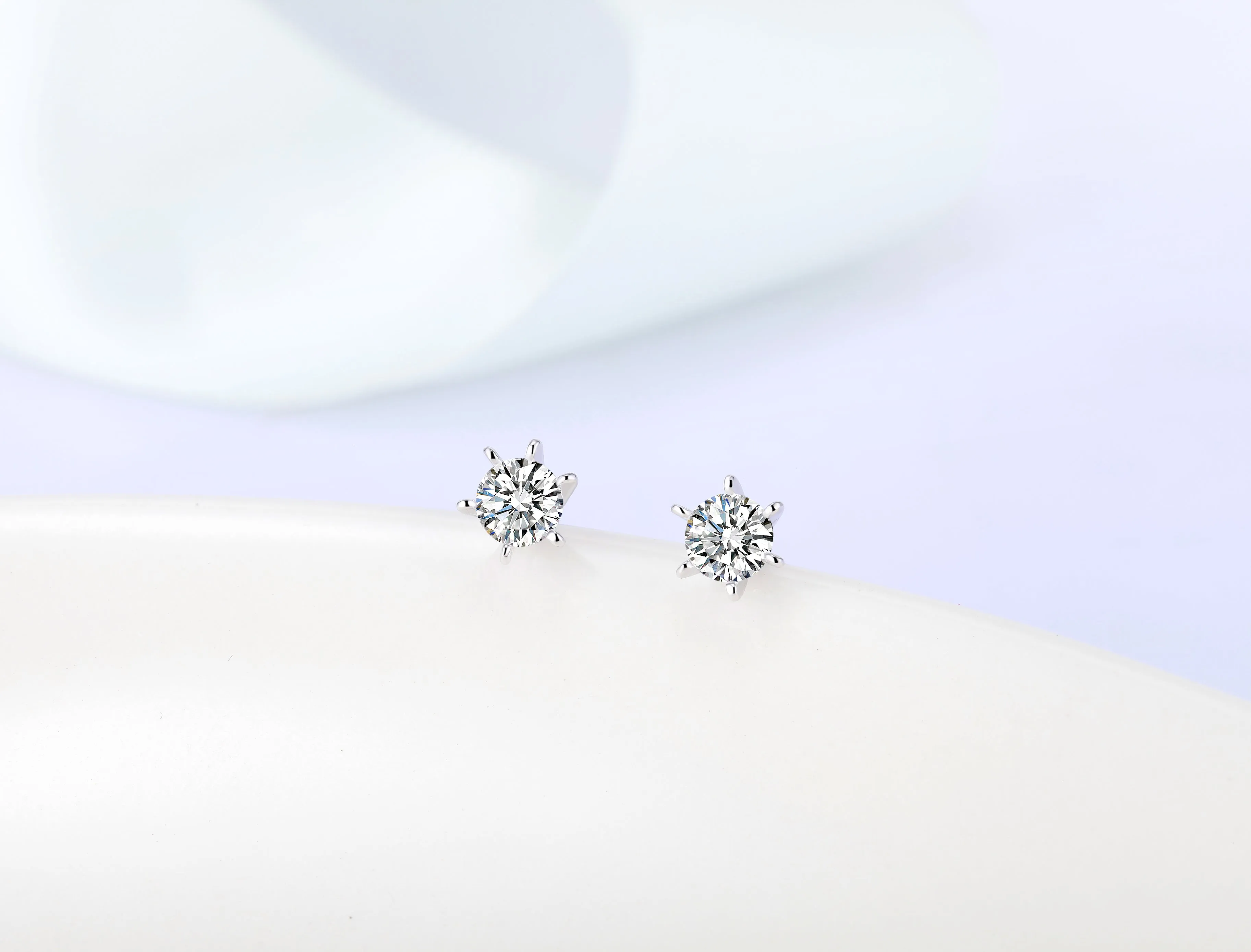 Sterling silver cute little white crystal earring