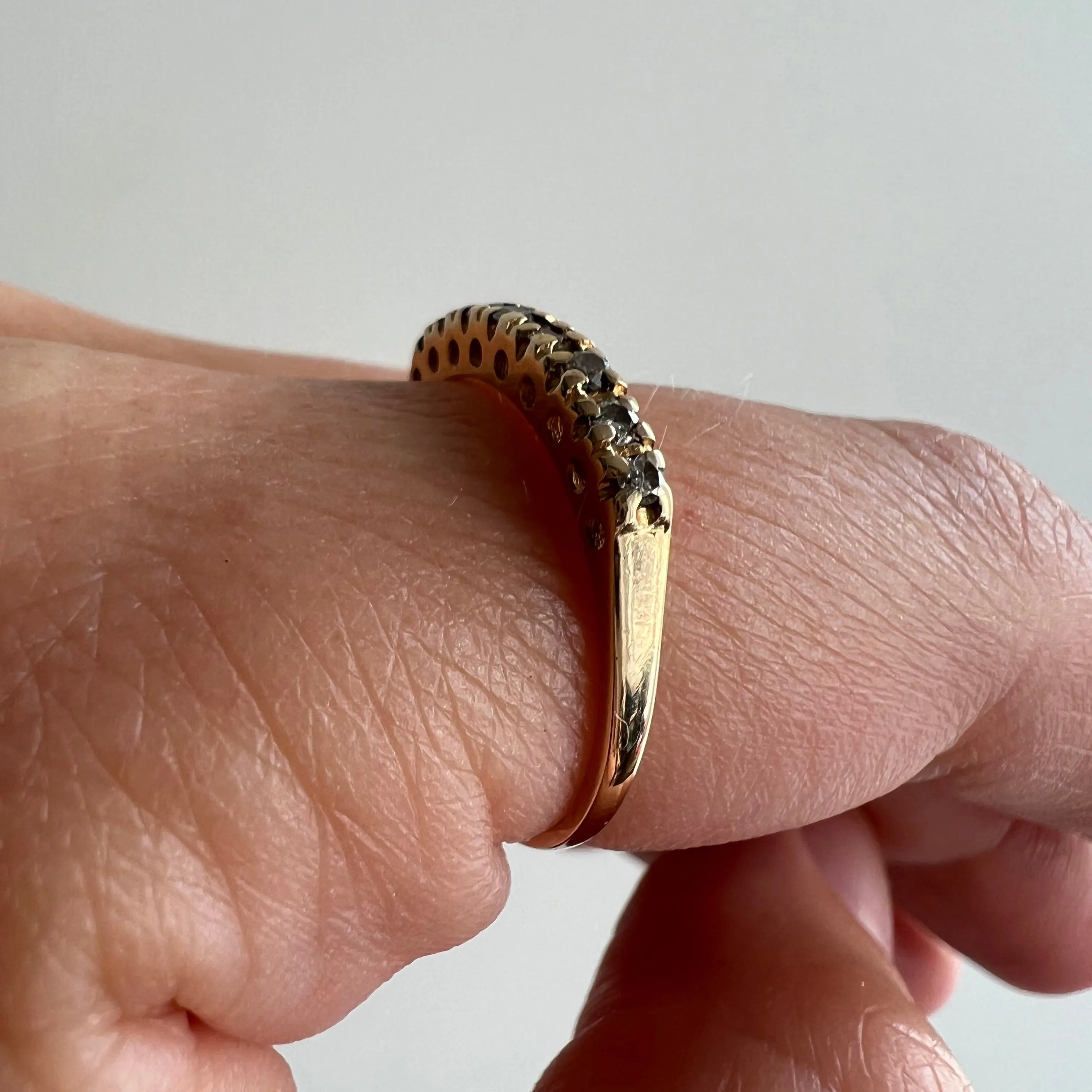 V I N T A G E // the ridge at sunset / 14k yellow gold ring with diamonds / size 6.25