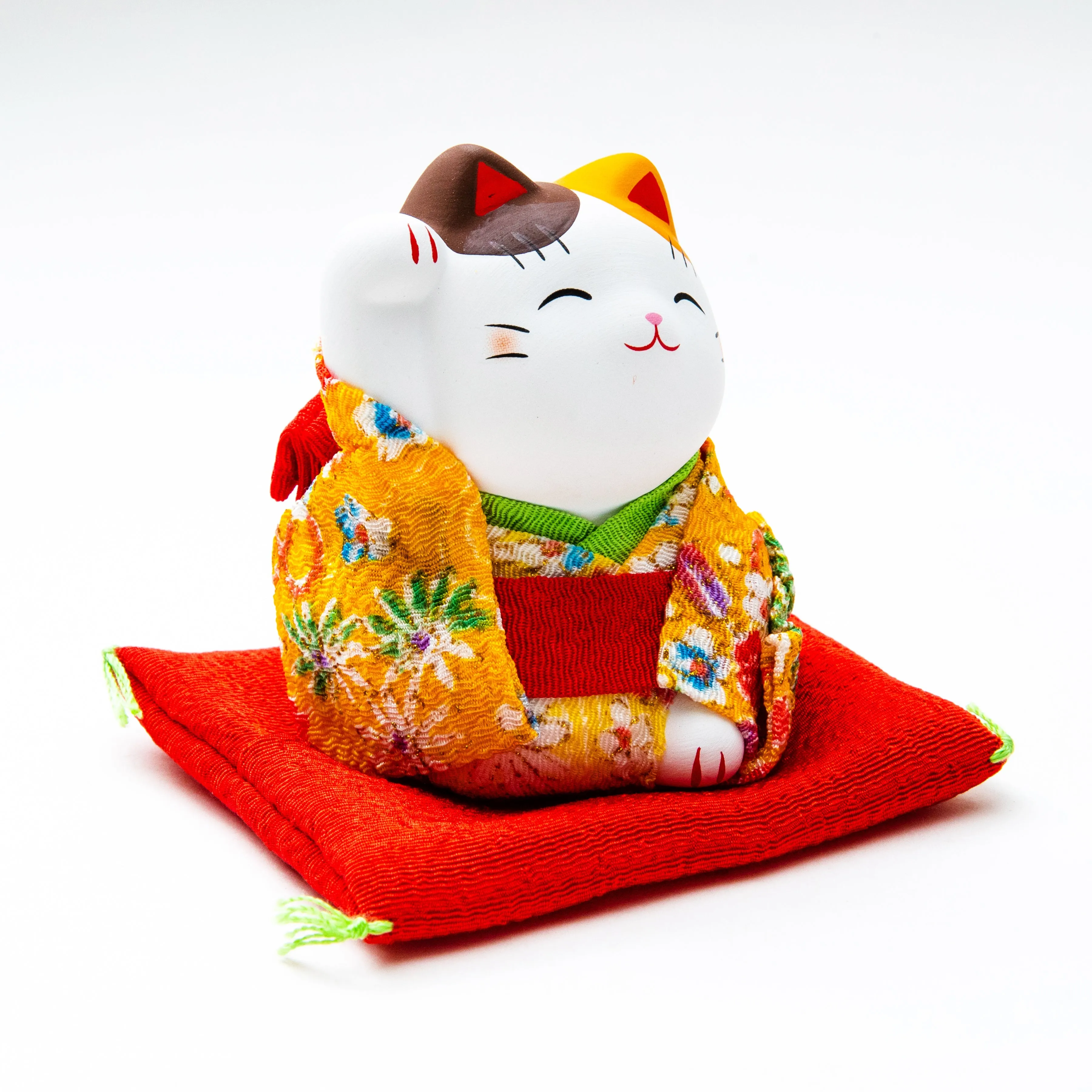 Yakushigama Ceramic Beckoning Cat with Kimono